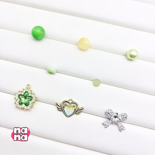 【Y1030】菜の花よ 高品質クォーツ&ガラス(10*10)