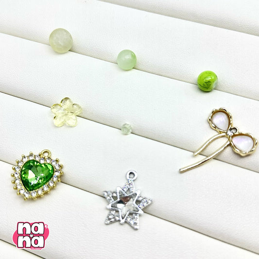 【Y1052】希望の芽 高品質ガラス(10*10)