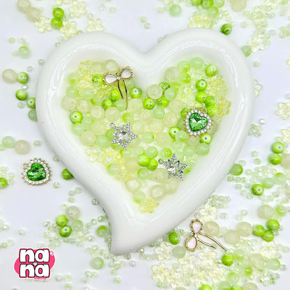 【Y1052】希望の芽  高品質ガラス（10*10）