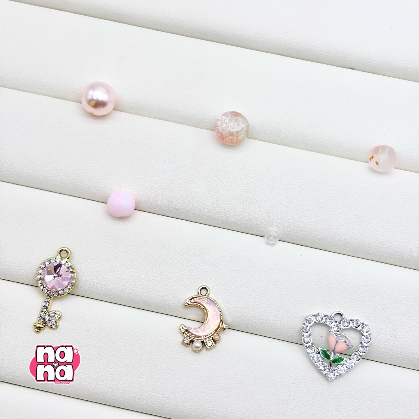 【Y1063】一ひらの思い  高品質ガラス（10*10）