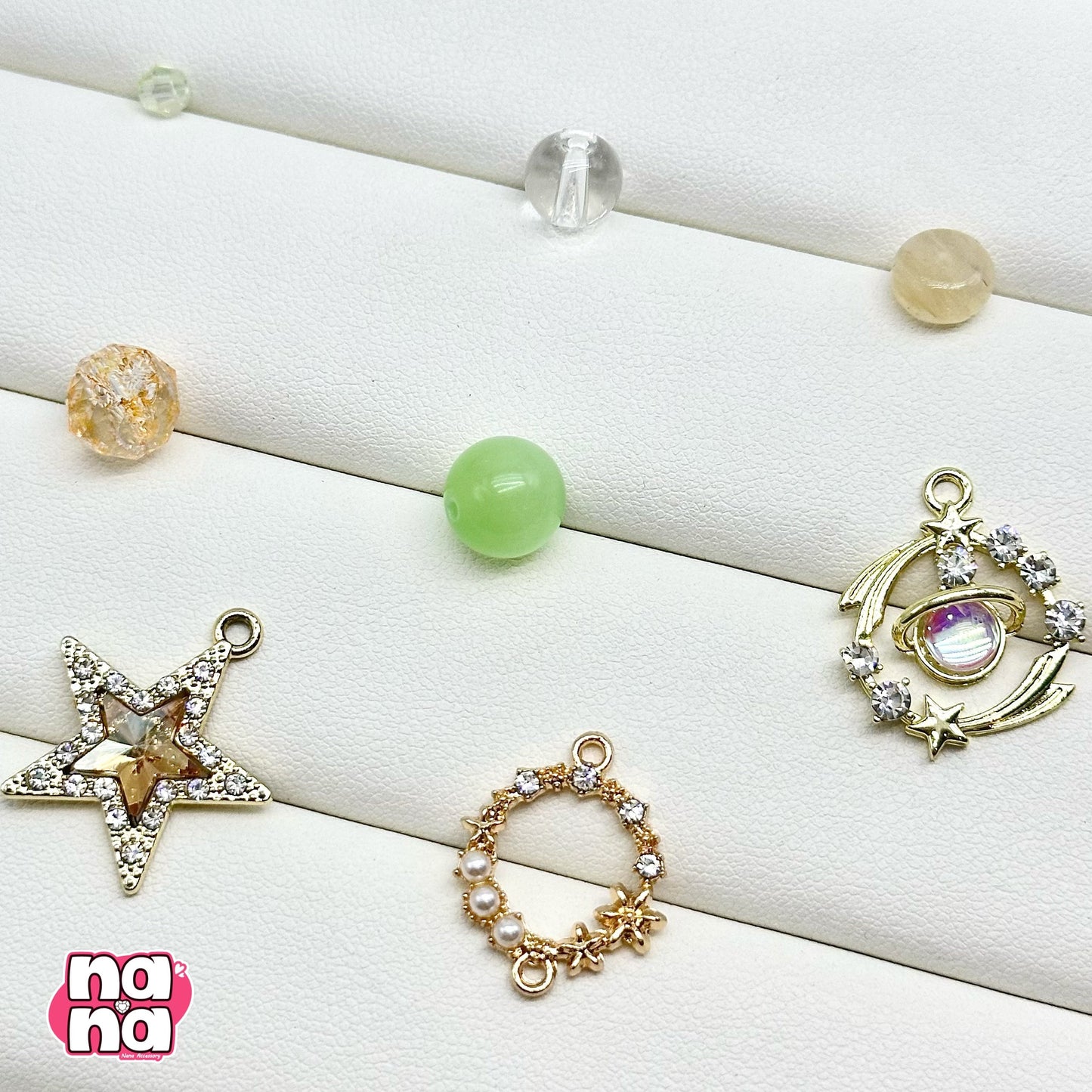 【Y1110】ワンダランド  高品質キャッツアイ&ガラス（10*10）